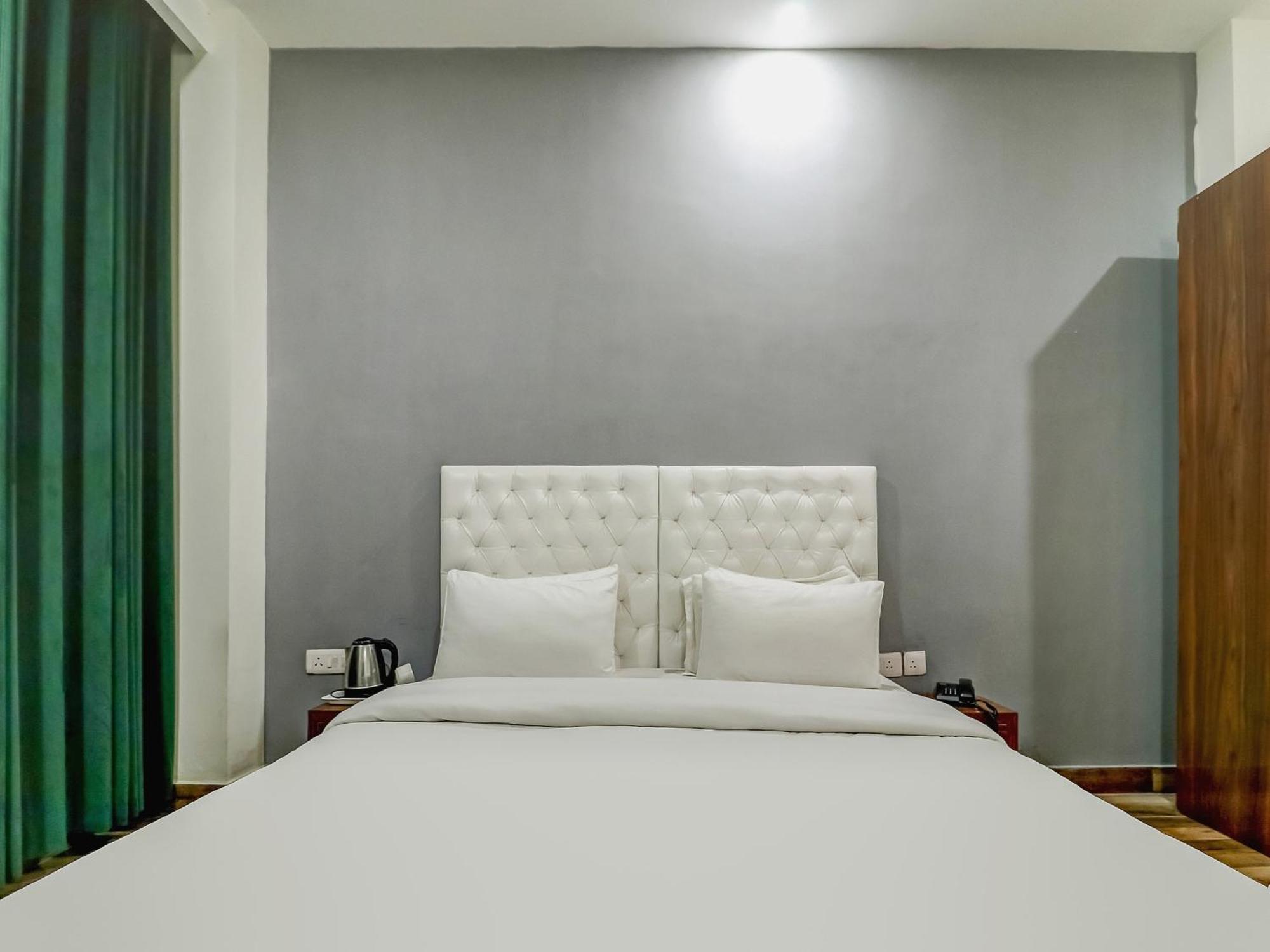 Hotel Townhouse Skylight Near Medanta Hospital à Gurgaon Extérieur photo